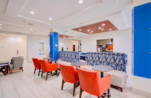 Chester Hotel | Holiday Inn Express Hotel & Suites Chester by IHG