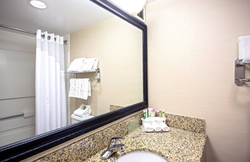 Corinth Hotel | Holiday Inn Express Hotel & Suites Corinth by IHG