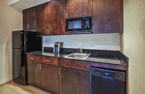Dayton Hotel | Holiday Inn Express Hotel & Suites Dayton South - I-675 by IHG