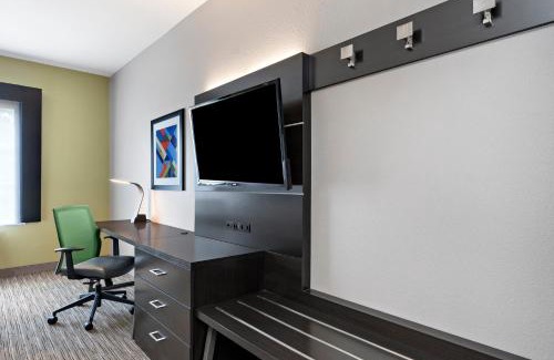Kilgore Hotel | Holiday Inn Express Hotel & Suites Kilgore North by IHG