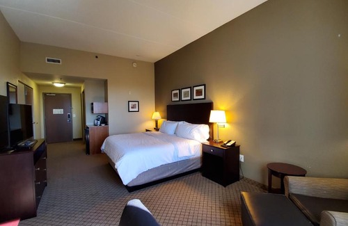 Mankato Hotel | Holiday Inn Express Hotel & Suites Mankato East by IHG