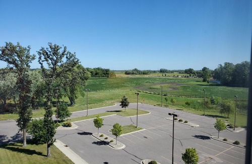 Mankato Hotel | Holiday Inn Express Hotel & Suites Mankato East by IHG