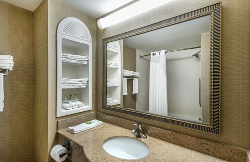 Tilton Hotel | Holiday Inn Express Hotel & Suites Tilton - Lakes Region by IHG
