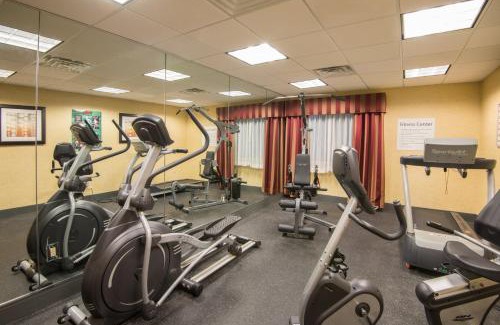Wauseon Hotel | Holiday Inn Express Hotel & Suites Wauseon by IHG