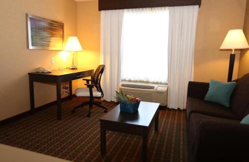 Vernon Hotel | Holiday Inn Express Hotel & Suites Vernon by IHG