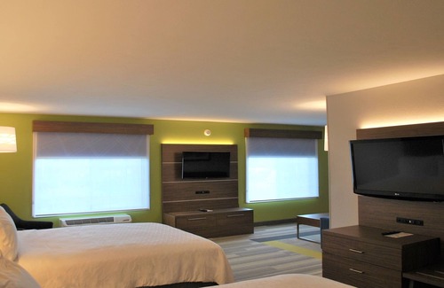 Carmel Hotel | Holiday Inn Express Hotel & Suites Indianapolis North Carmel by IHG