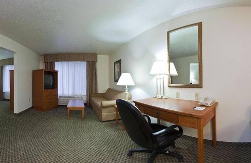Mount Gay-Shamrock Hotel | Holiday Inn Express Hotel & Suites by IHG