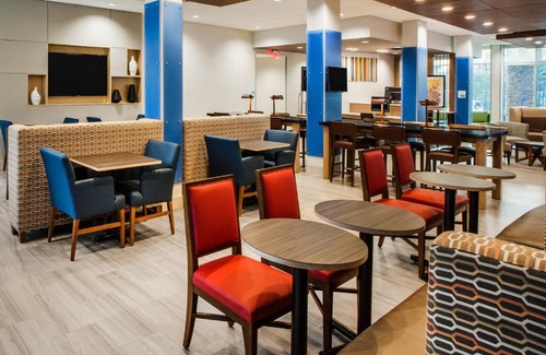 Murray Hotel | Holiday Inn Express Hotel & Suites Murray by IHG