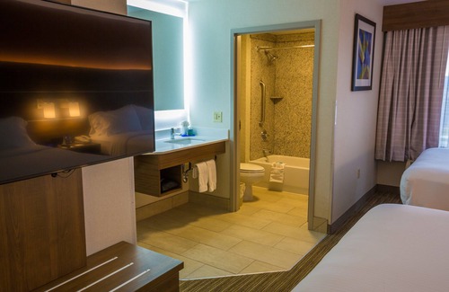 Pasco Hotel | Holiday Inn Express Hotel & Suites Pasco-Tri Cities by IHG
