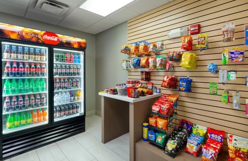 Weston Hotel | Holiday Inn Express Hotel & Suites Weston by IHG
