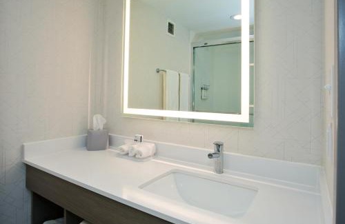 Dover Hotel | Holiday Inn Express Hotel & Suites Dover by IHG