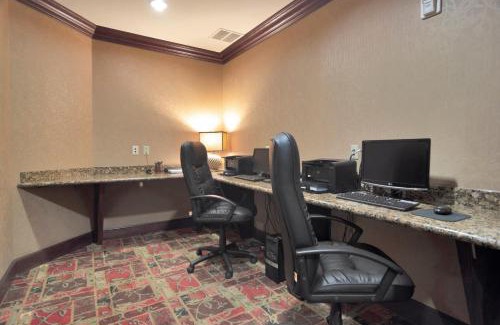 Hurst Hotel | Holiday Inn Express Hotel & Suites DFW West - Hurst by IHG