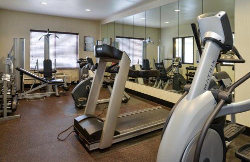 North Central Omaha Hotel | Holiday Inn Express Hotel & Suites Cherry Hills by IHG