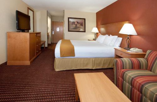 Raton Hotel | Holiday Inn Express Hotel & Suites Raton by IHG