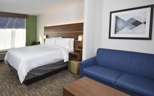 Selma Hotel | Holiday Inn Express Hotel & Suites Selma by IHG