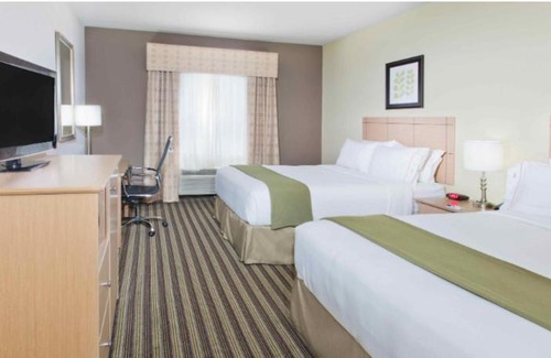 Alvarado Hotel | Holiday Inn Express Hotel & Suites Alvarado by IHG