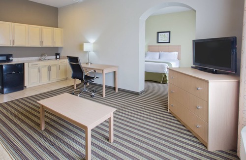 Alvarado Hotel | Holiday Inn Express Hotel & Suites Alvarado by IHG