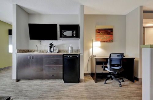 Beatrice Hotel | Holiday Inn Express Hotel & Suites Beatrice by IHG