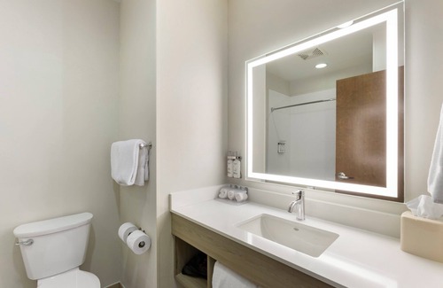 Bozeman Hotel | Holiday Inn Express Hotel & Suites Belgrade by IHG