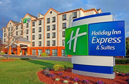 Carlstadt Hotel | Holiday Inn Express Hotel & Suites Meadowlands Area by IHG