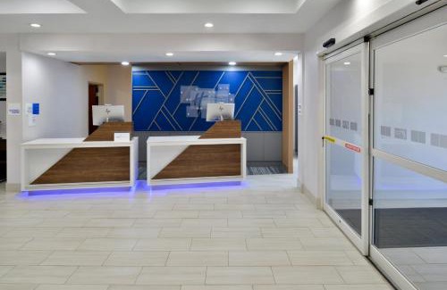 Carthage Hotel | Holiday Inn Express Hotel & Suites Carthage by IHG