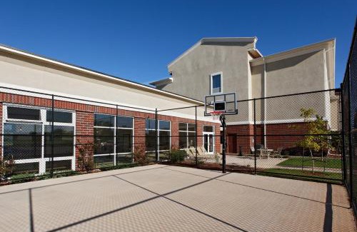 Cleburne Hotel | Holiday Inn Express Hotel & Suites Cleburne by IHG