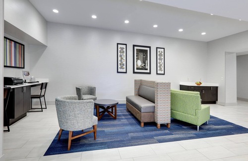 Cleburne Hotel | Holiday Inn Express Hotel & Suites Cleburne by IHG