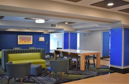 Concord Hotel | Holiday Inn Express Hotel & Suites Charlotte-Concord I-85