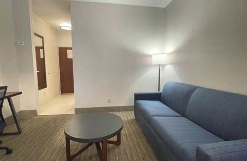 Decatur Hotel | Holiday Inn Express Hotel & Suites Decatur by IHG
