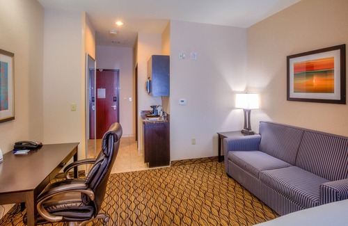 Elk City Hotel | Holiday Inn Express Hotel & Suites Elk City by IHG