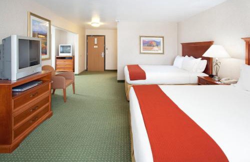 Gunnison Hotel | Holiday Inn Express Hotel & Suites Gunnison by IHG