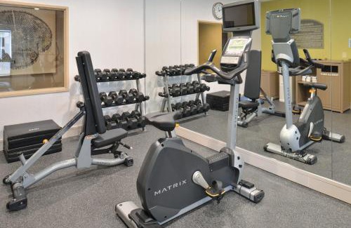 Milton Hotel | Holiday Inn Express Hotel & Suites Lafayette by IHG