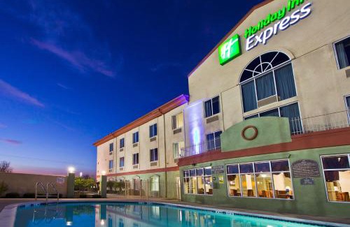 Boys Ranch Hotel | Holiday Inn Express Hotel & Suites Live Oak by IHG