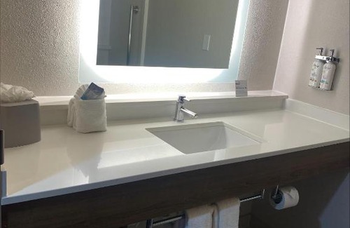 Mesquite Hotel | Holiday Inn Express Hotel and Suites Mesquite by IHG