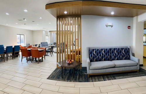 Plymouth Hotel | Holiday Inn Express Hotel & Suites Plymouth by IHG