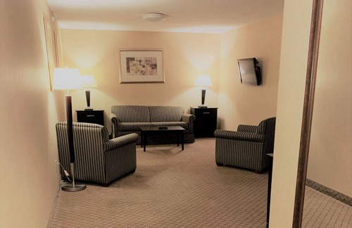 Plymouth Hotel | Holiday Inn Express Hotel & Suites Plymouth by IHG