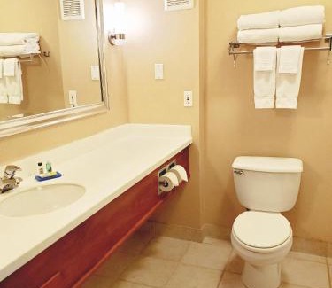 Uptown Hotel | Holiday Inn Express Hotel & Suites Portland-Northwest Downtown by IHG