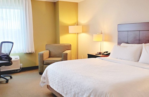 Uptown Hotel | Holiday Inn Express Hotel & Suites Portland-NW Downtown by IHG
