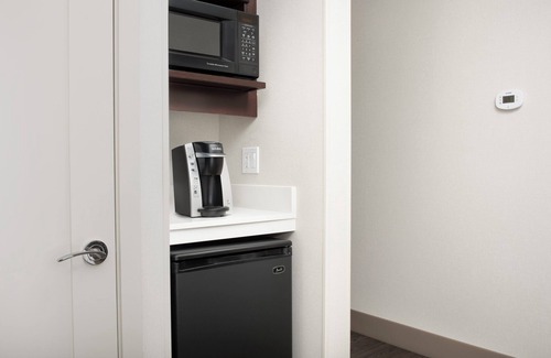 Puyallup Hotel | Holiday Inn Express Hotel & Suites Puyallup (Tacoma Area) by IHG