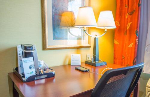 South Richland Hotel | Holiday Inn Express Hotel & Suites Richland
