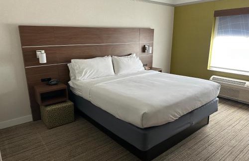 Bonita Hotel | Holiday Inn Express Hotel & Suites San Dimas by IHG