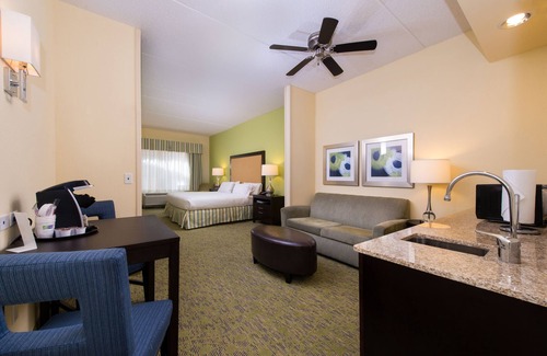 Dickson City Hotel | Holiday Inn Express Hotel and Suites Scranton by IHG
