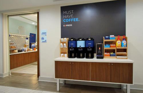 Shakopee Hotel | Holiday Inn Express Hotel & Suites Shakopee by IHG