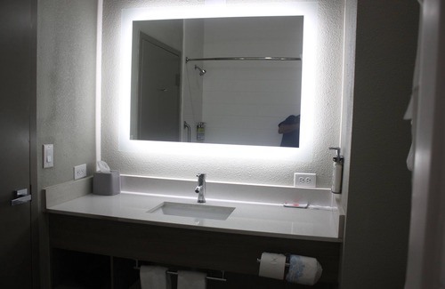 Shamrock Hotel | Holiday Inn Express Hotel & Suites Shamrock North by IHG
