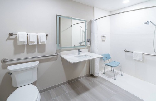 Thornton Hotel | Holiday Inn Express Hotel & Suites Denver North - Thornton by IHG