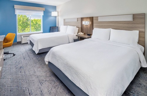Thornton Hotel | Holiday Inn Express Hotel & Suites Denver North - Thornton by IHG