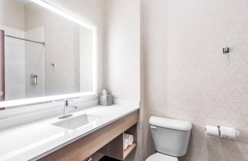 Van Wert Hotel | Holiday Inn Express Hotel & Suites Van Wert by IHG