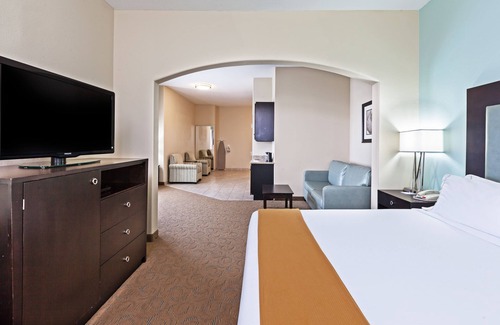 Victoria Hotel | Holiday Inn Express Hotel & Suites Victoria by IHG
