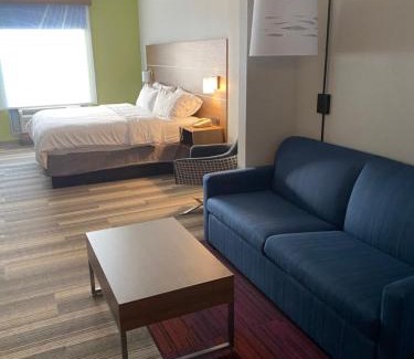 Warrenton Hotel | Holiday Inn Express Hotel & Suites Warrenton by IHG