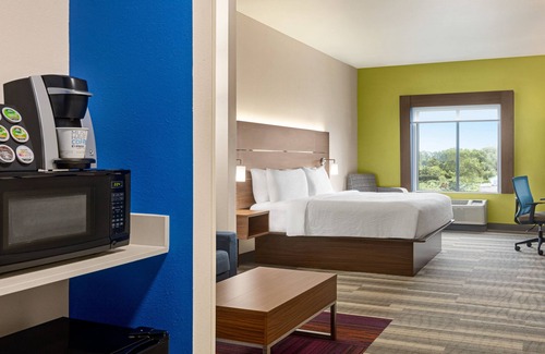Waycross Hotel | Holiday Inn Express Hotel & Suites Waycross by IHG